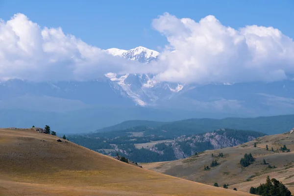 Altai Landschap Met Hoge Bergen Bedekt Door Sneeuw Chuya River — Stockfoto