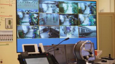NOVOSIBIRSK RUSSIA, - 13 Eylül 2019: Ob Nehri üzerindeki Novosibirsk hidroelektrik santrali