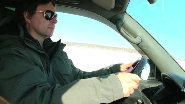 Homem carro de condução — Vídeo de Stock