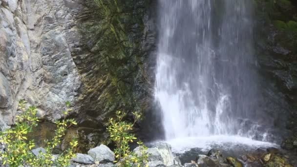 山区河流。瀑布 — 图库视频影像