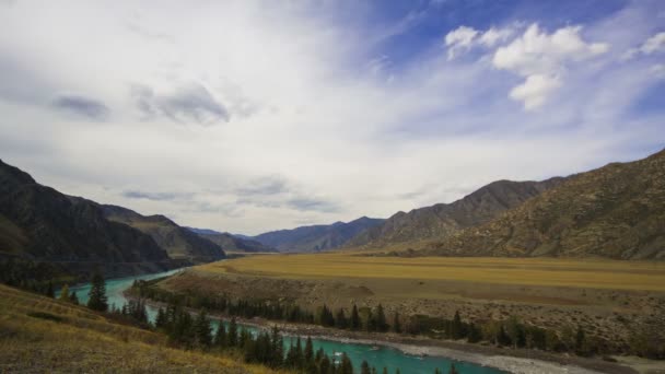 Nuvole sulla valle della montagna — Video Stock