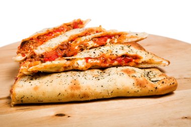 Beyaz izole Niice quesadilla