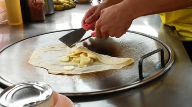 kadın yemek gözleme