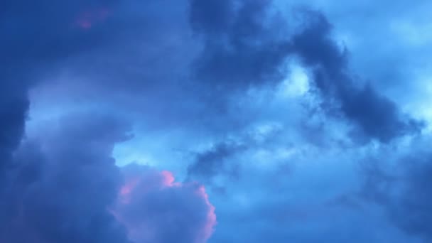 游戏中时光倒流的晚上多云的天空 — 图库视频影像