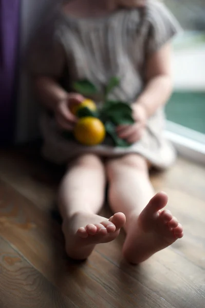Bir kızın bacakları — Stok fotoğraf