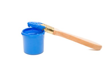 İzole mavi boya ile fırça 