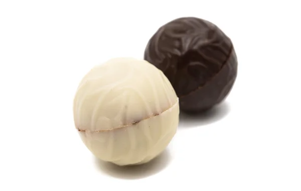 Bonbons au chocolat isolés — Photo