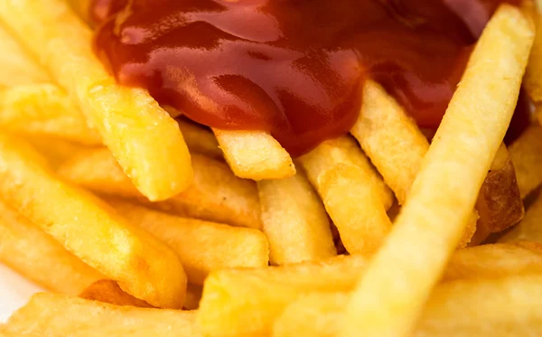 Bratkartoffeln mit Ketchup — Stockfoto