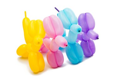 Köpekler balon 