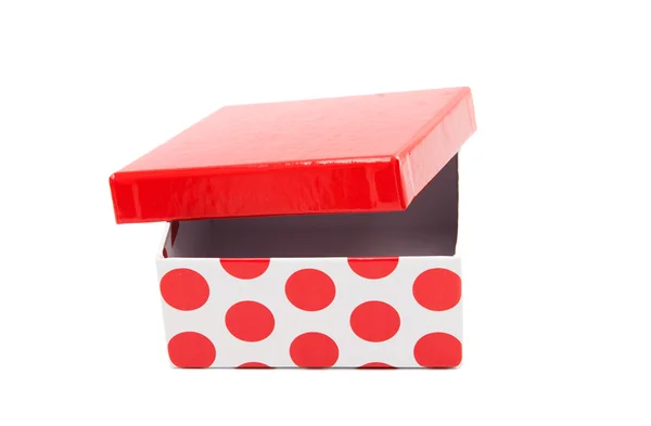 Pudełko na prezent czerwony na białym tle — Zdjęcie stockowe