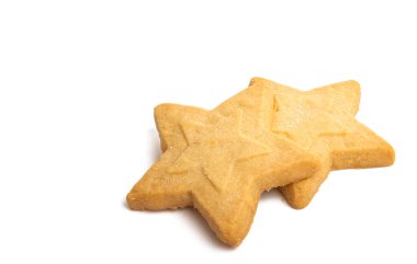 Beyaz arkaplanda izole edilmiş noel kurabiyeleri