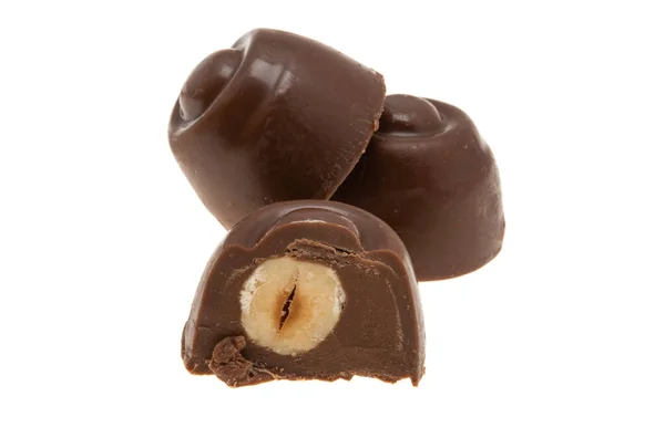 Caramelos Chocolate Con Nueces Aisladas Sobre Fondo Blanco — Foto de Stock