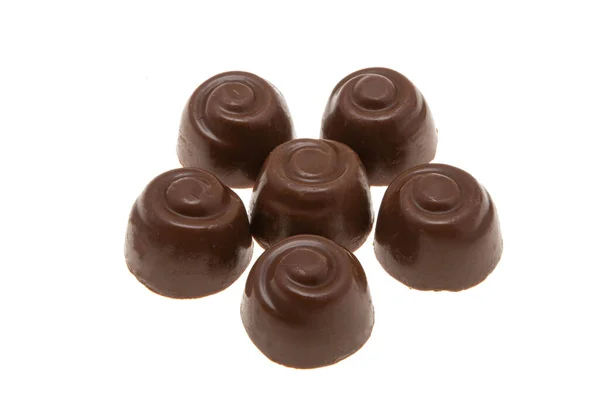 Bonbons Chocolat Avec Des Noix Isolées Sur Fond Blanc — Photo