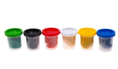 beyaz arkaplanda izole edilmiş renkli model kil