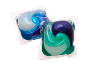 çamaşır kapsülleri beyaz arkaplanda izole