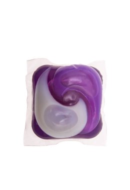 çamaşır kapsülleri beyaz arkaplanda izole