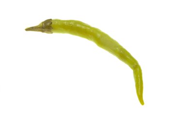 Beyaz arka planda izole edilmiş küçük yeşil biber turşusu