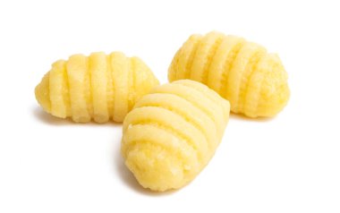 Beyaz arka planda patates köftesi 