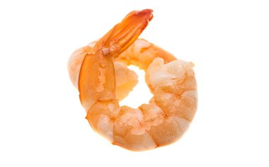 Kaynamış karides beyaz arkaplanda izole edildi 