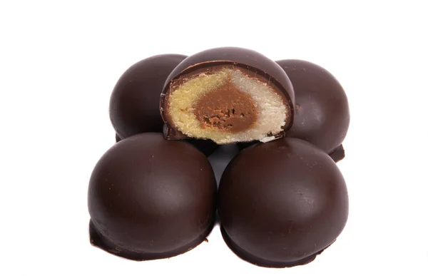 Caramelos Chocolate Con Mazapán Aislado Sobre Fondo Blanco — Foto de Stock