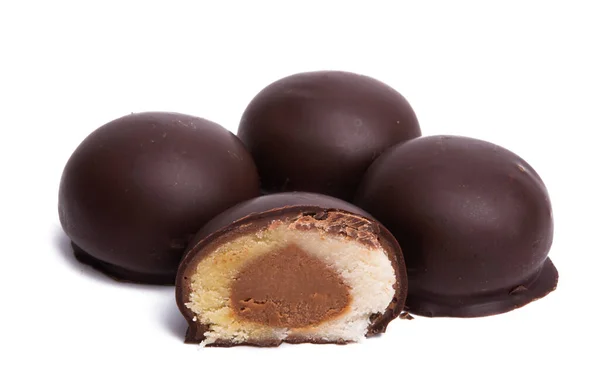 Chocolade Snoepjes Met Marsepein Geïsoleerd Witte Achtergrond — Stockfoto