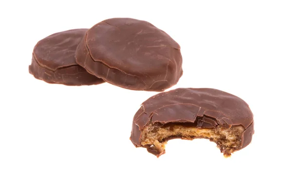 白色背景的焦糖巧克力饼干 — 图库照片