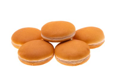 Beyaz arkaplanda izole edilmiş çizburger çörekleri 