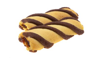 Beyaz arkaplanda izole edilmiş reçelli çerez 