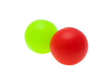 Beyaz arkaplanda izole edilmiş tenis topları 