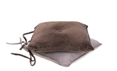 Beyaz arkaplanda izole edilmiş koltuk yastığı 