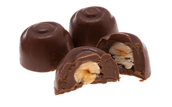 Bonbons Chocolat Aux Noisettes Isolés Sur Fond Blanc — Photo