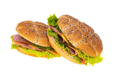 Peynir ve beyaz arka plan üzerinde izole jambon ile topuz 