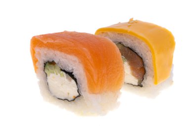 Suşi beyaz arkaplanda izole edildi 