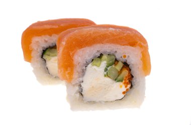 Suşi beyaz arkaplanda izole edildi 