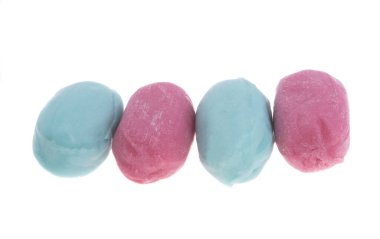 Beyaz arkaplanda izole edilmiş şekerleme 