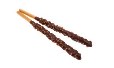 Beyaz arka plan üzerinde izole çikolata bisküvi sopa 