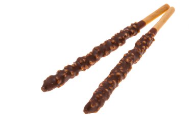 Beyaz arka plan üzerinde izole çikolata bisküvi sopa 