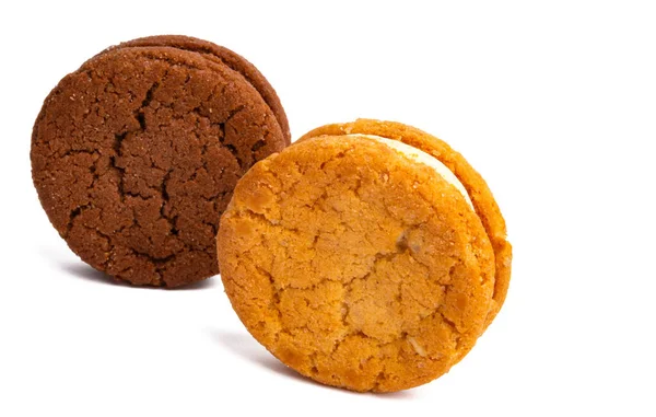 白い背景に隔離された二つのクッキー — ストック写真