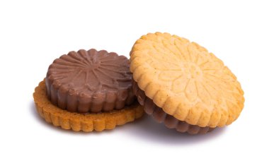 Beyaz arka planda çikolatalı kurabiyeler 