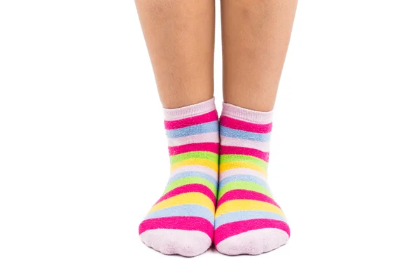 Gestreifte Socken an den Füßen — Stockfoto