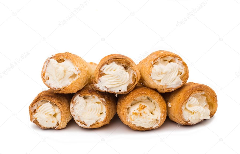 puff rolls with cream 