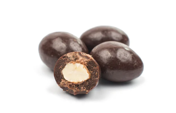 チョコレートのおいしいアーモンド — ストック写真
