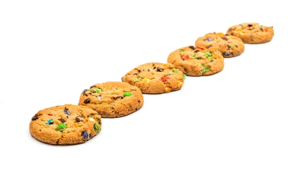 Biscoitos com gotas de chocolate coloridas — Fotografia de Stock