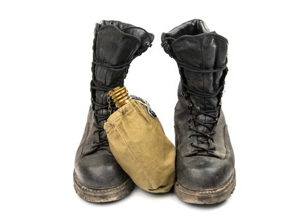 Vecchi stivali militari — Foto Stock
