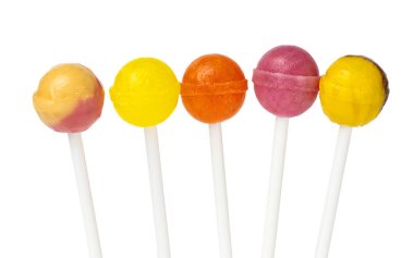 Beyaz arkaplanda lolipop izole edildi