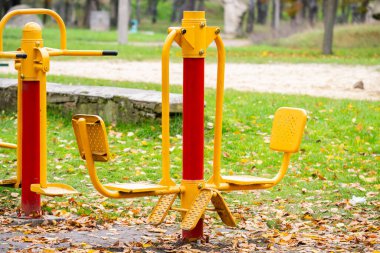 Sonbahar sporları için açık hava egzersiz ekipmanları