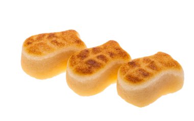 Beyaz arka planda izole edilmiş İspanyol tatlı badem ezmesi