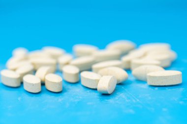 hapları üzerinde mavi bir arka plan