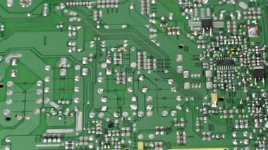 Elektrik devre kartındaki lehimleme videosu.