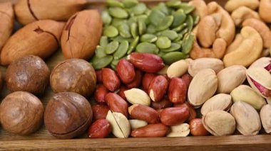 Fındık karışımının yakın çekim videosu.